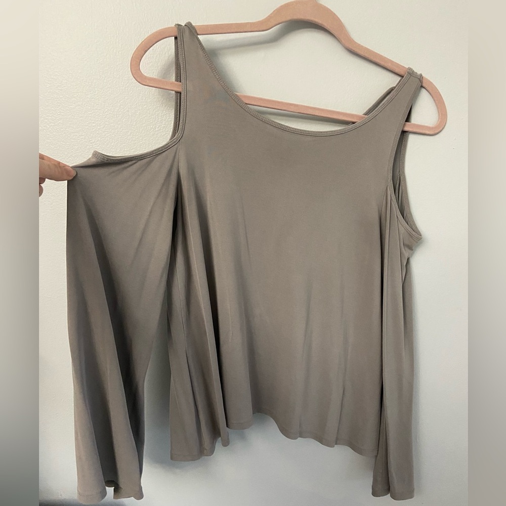 Hollister Grey Cold Shoulder Top Size M